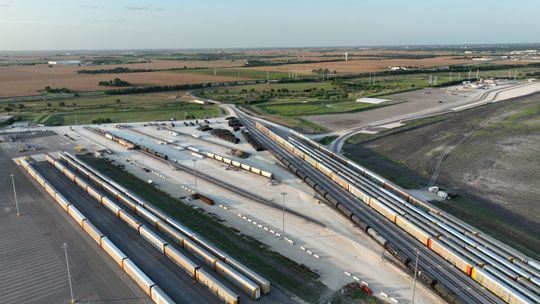 Another major industrial building planned for Taylor rail park