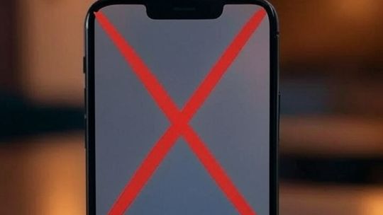 Cellphone ban, teacher stipends top Taylor ISD meet