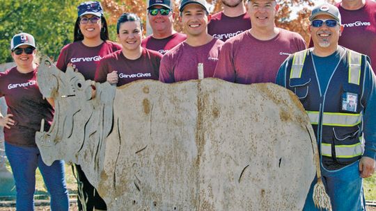 Community members beautify downtown