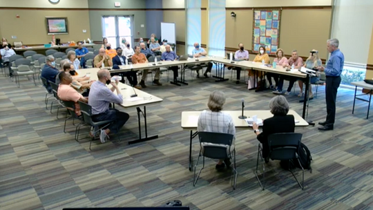 Tom Yantis (right), Taylor director of development services, addresses the Taylor City Council and Planning & Zoning Commission during a workshop on the city's comprehensive plan Sept. 28, 2021, at the Taylor Public Library in Taylor. Captured via Screenshot / City of Taylor