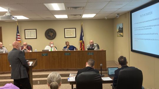 Jeffrey Wood speaks at the city council meeting Aug. 25.