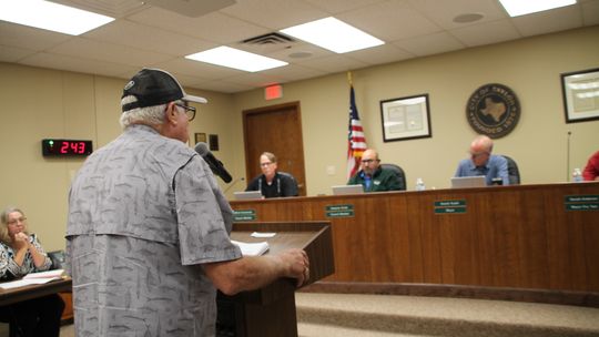 Resident Bill Albert addresses city leaders Oct. 27 at the City Council Meeting. Photo by Nicole Lessin