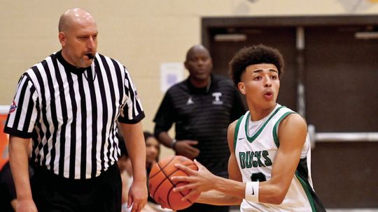 Ducks fall to 1-5 in district play