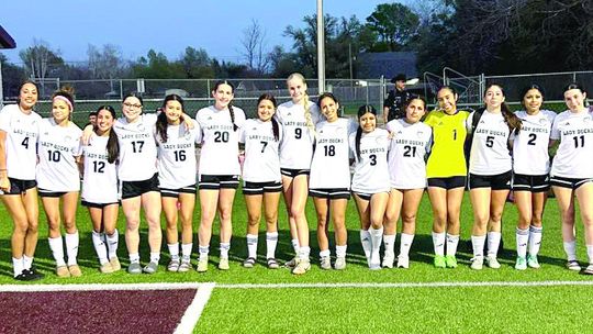 Ducks soccer dominates Cameron