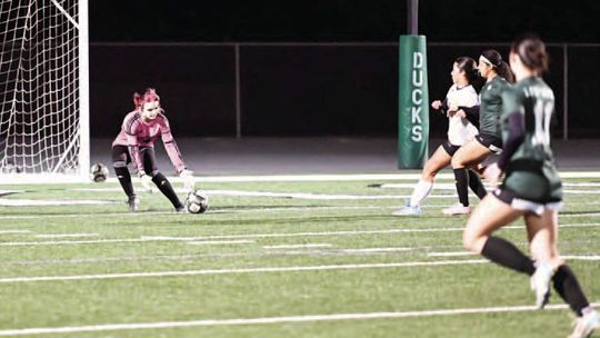 Ducks soccer sweeps Cameron