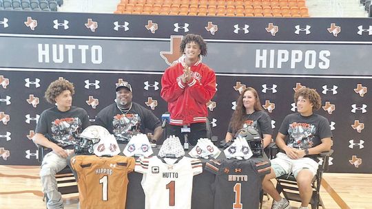 Fields commits to Oklahoma