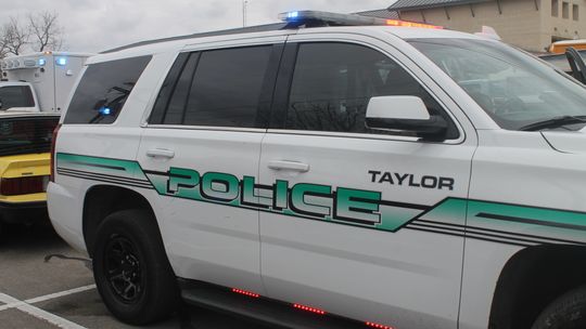 A Taylor police officer was witnessed performing a unique act recently. Photo by Fernando Castro