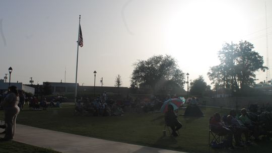 Residents enjoy the Music on Main concert at Heritage Square in Taylor June 16. Photo by Fernando Castro