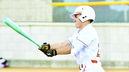 Hutto baseball goes 3-2 in Corpus Christi