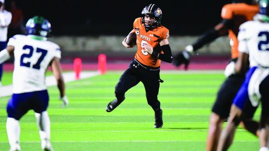 Hutto hosts Bowie in bi-district playoff game