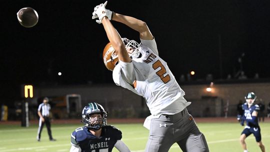 Hutto’s season ends in loss to Mavericks