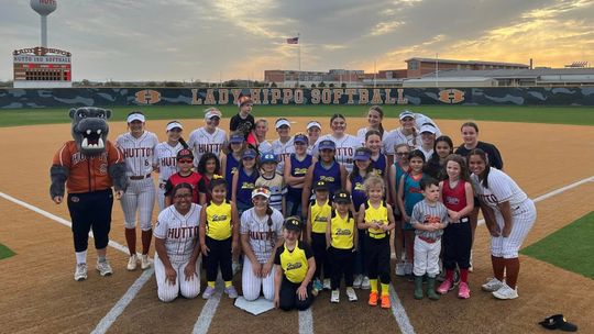 Hutto softball wins pair