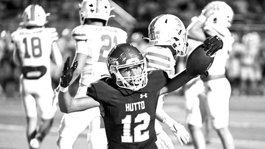 Hutto wins homecoming game in style