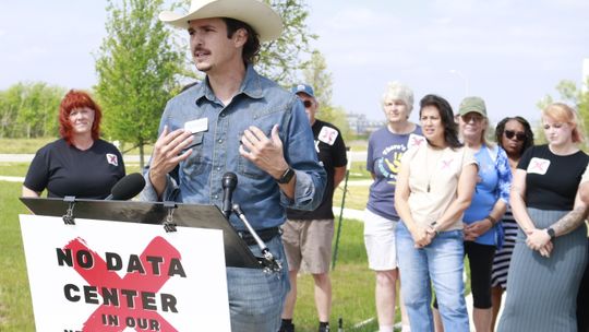 In Taylor, critics rally against data centers