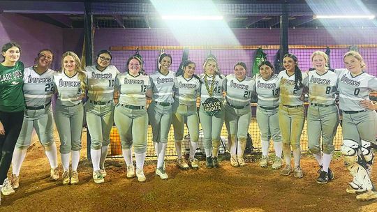 Lady Ducks go 3-0 in Seguin Tournament