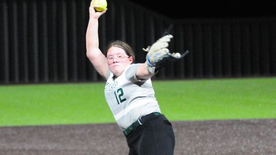 Lady Ducks host softball tourney