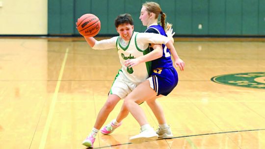 Lady Ducks sink Goats, 55-35