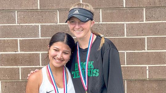 Lady Ducks take on tennis regionals