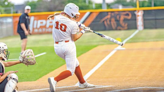 Lady Hippos roll versus Raiders, 13-3