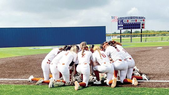 Lady Hippos’ season ends in area round loss to Taft