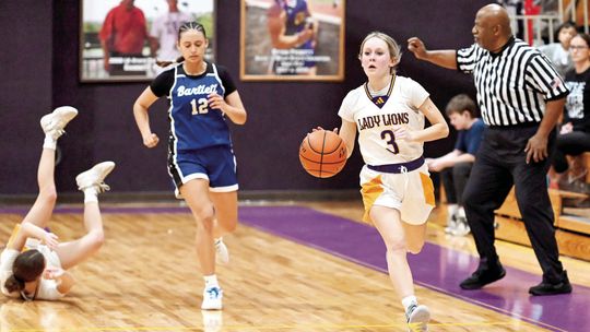 Lady Lions edge Bulldogs in thriller