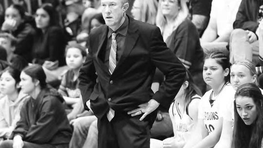 Lady Lions split opening district matchups