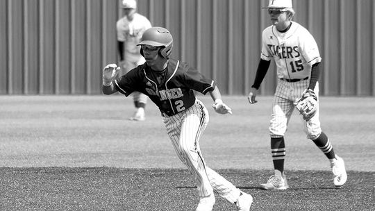 Isaac Lizardo utilized his speed by stealing a base. Photo by Larry Pelchat