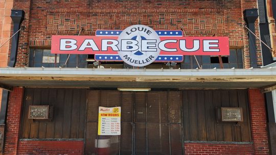 Louie Mueller Barbecue recognized as historic Texas restaurant