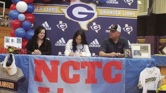 Montana Moore: Softball at North Central Texas College Payton Filla: Softball at Navarro College