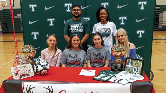 Paulson signs with Bucks