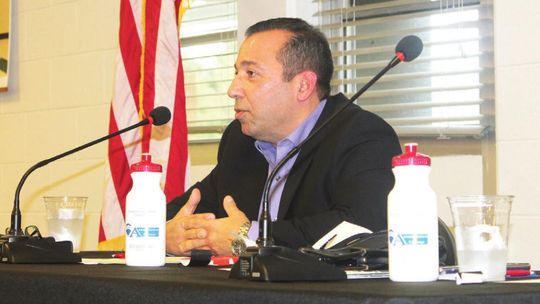 Samsung’s Rick Ortiz addressed attendees at the Greater Taylor Chamber of Commerce’s monthly luncheon March 21. Photo by Fernando Castro INTERNS