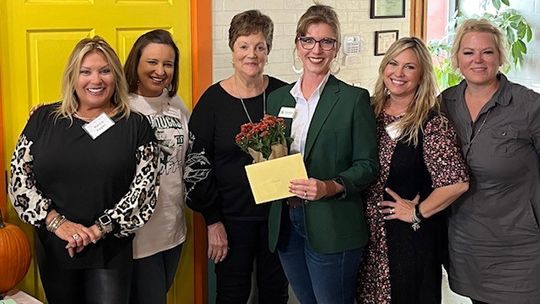 The Junior Women’s Study Club welcomed guest speaker Rachel Westerman at the club’s November meeting. Hostesses were (from left) Marcia Hagler, Melanie Thompson, Paulette McConchie, guest speaker Westerman, Curie Humphreys and Kristy Mucha. Courtesy photo