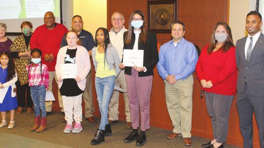 Taylor ISD school board members and Superintendent Padavil congratulate the students of the month for January. Honorees from left are Sophia Jimenez, Kambrie Blakely, Katelyn Green, Makayla Ross and Larkin Abbott. Not pictured is Skyler Pyles. Photo by Tim Crow