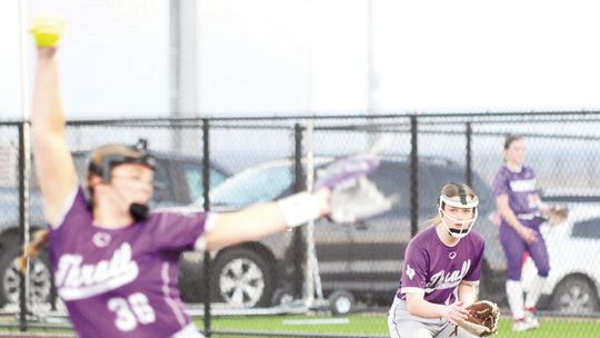 Thrall falls to Blooming Grove in area round series