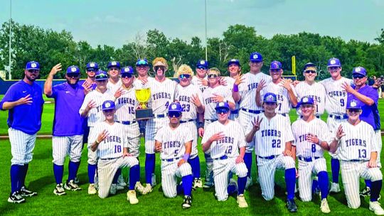 Thrall rallies past Central Heights to reach regional finals