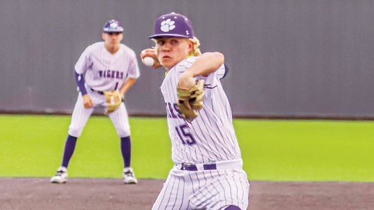 Thrall splits first two games in state semifinal