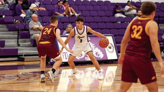 Tigers hold on versus Polar Bears, 49-44