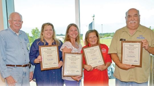 WilCo Master Gardeners presented state awards