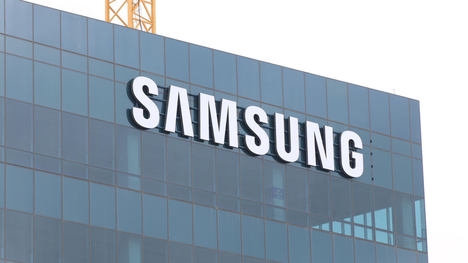 Investigators probe death of Samsung worker