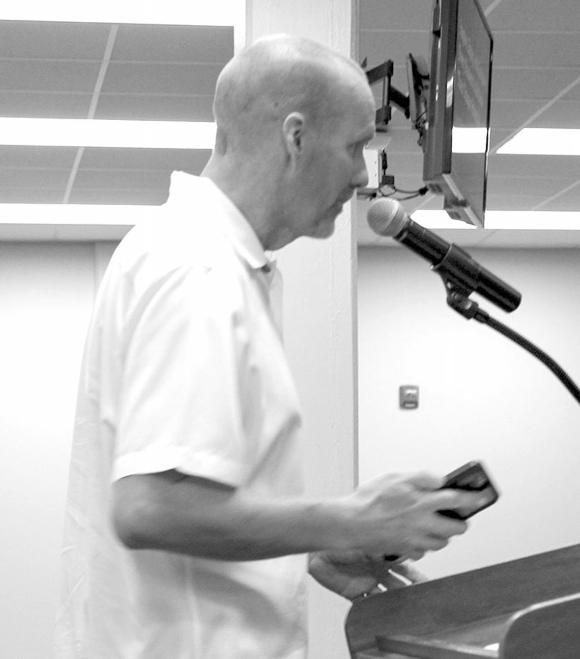 Automotive and Diesel Instructor Mark Harwell addresses the Taylor ISD board Aug. 15 Photo by Fernando Castro