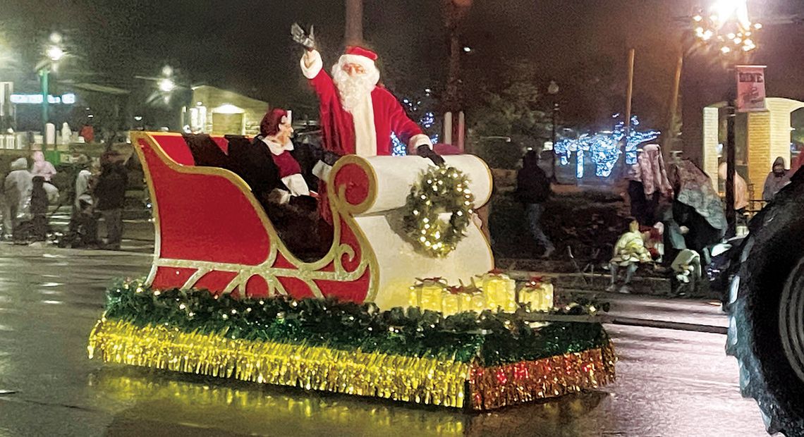 City of Taylor hosts Christmas Parade, Tree Lighting