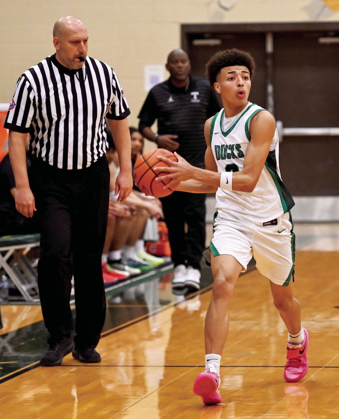 Ducks fall to 1-5 in district play