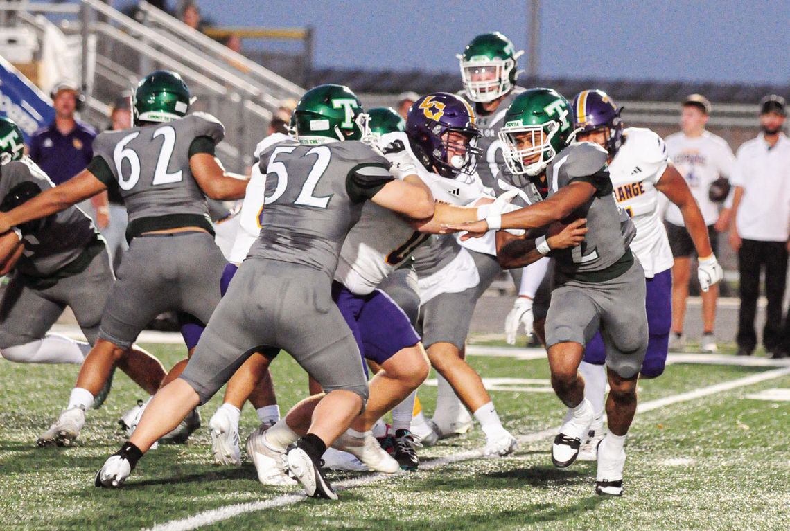 Ducks offense struggles in defeat to Leopards