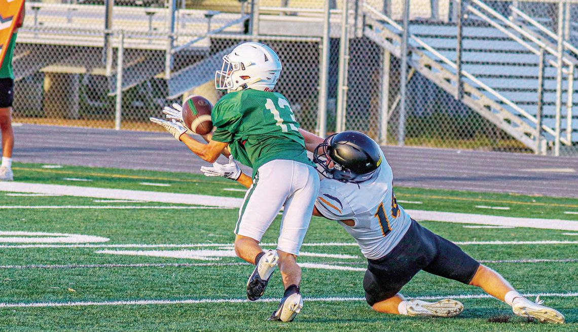 Ducks sharpen skills in scrimmage with Sealy
