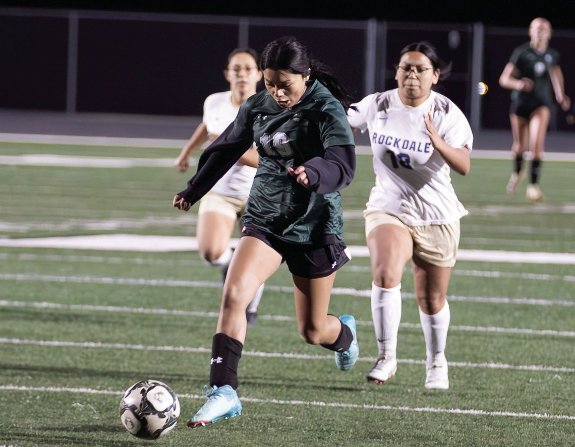 Ducks soccer teams split weekend matches