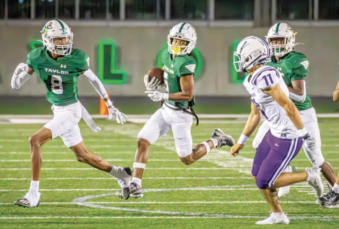 Ducks trample Raiders, remain undefeated in district play