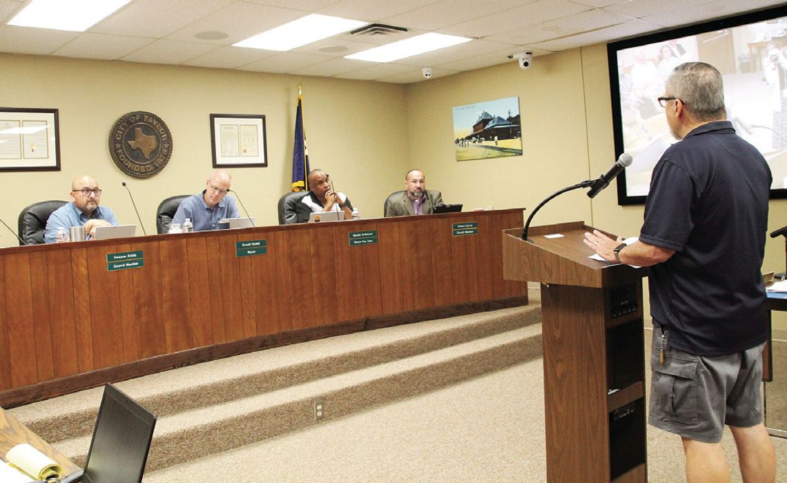 New Taylor resident Stan Oliver used the citizens communication to protest his utility rates at City Council at the Sept. 8 meeting. Photo by Nicole Lessin