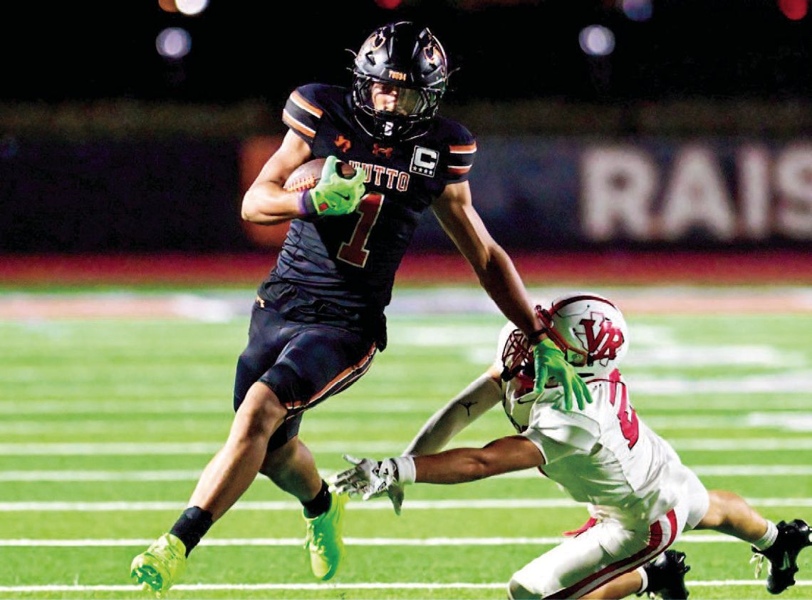 Fields, Antoun break records against Rangers