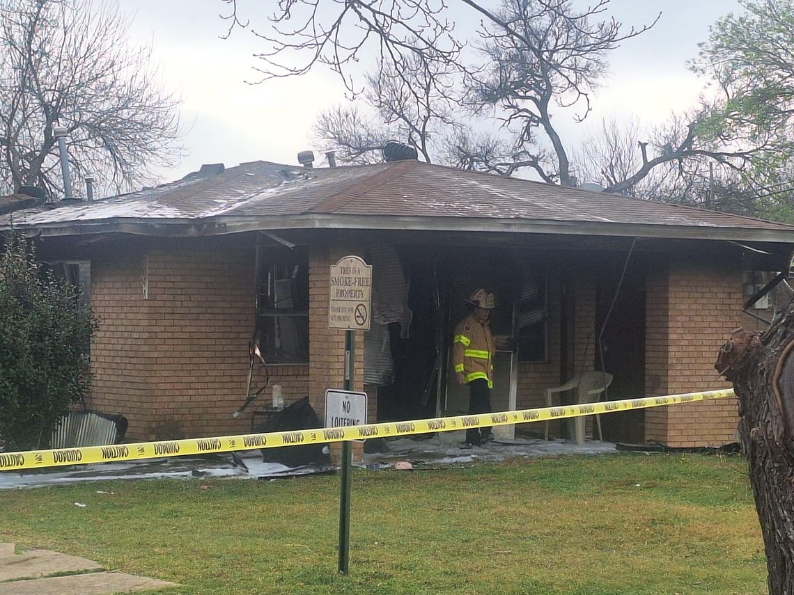 Fire takes out Taylor duplex