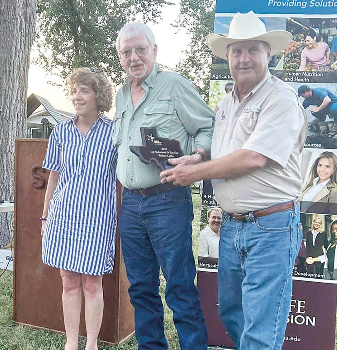 WCFB President Bob Avant presents the Williamson County Farm Bureau Agricultural Business Person of the Year award to Walter Lalla and an unidentified friend. Source: Stiles Farm Foundation